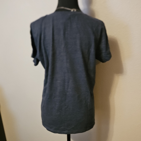 Women's Large Minnesota Twins Short Sleeve V-neck T-shirt - Picture 3 of 5